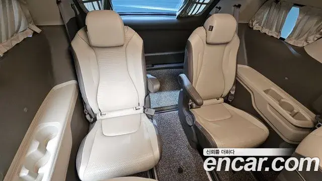 Kia Carnival 2021 — Фото 13/20