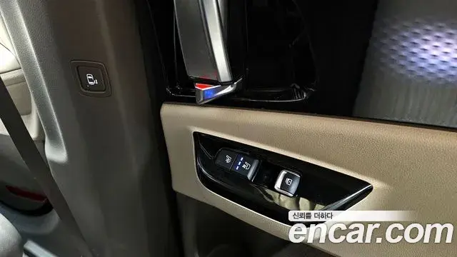 Kia Carnival 2021 — Фото 19/20