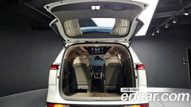 Kia Carnival 2021 — Фото 20/20