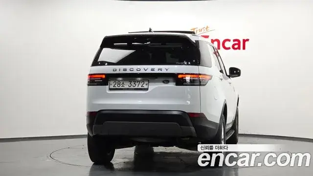 Land Rover Discovery 5 2019 — Şəkil 11/20