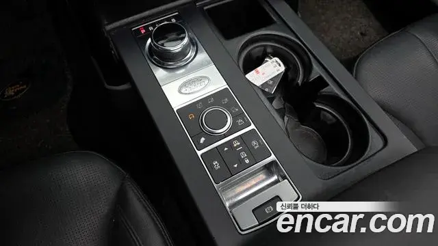 Land Rover Discovery 5 2019 — Şəkil 8/20
