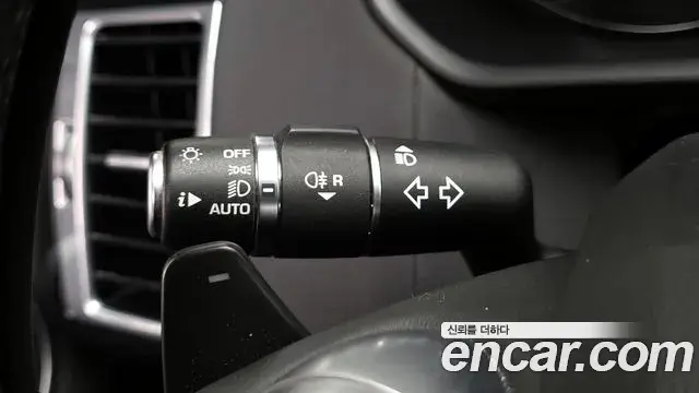 Land Rover Discovery 5 2019 — Şəkil 7/20