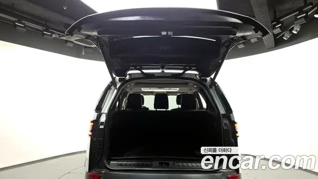 Land Rover Discovery 5 2019 — Şəkil 18/20