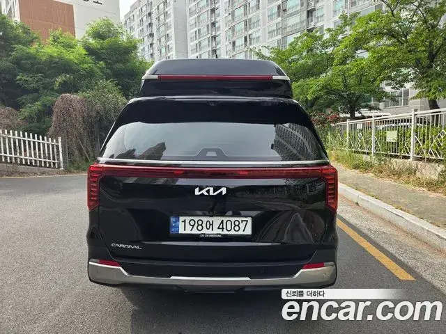 Kia Carnival 2024 — Şəkil 11/20