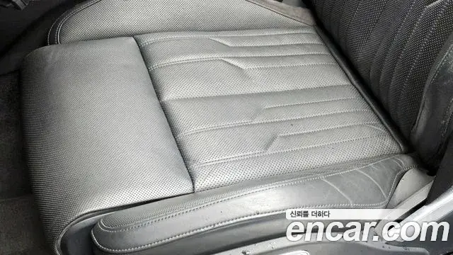 Audi A8 2020 — Photo 8/32