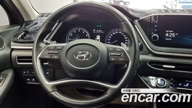 Hyundai Sonata 2019 — Фото 17/18