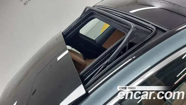 Mercedes-Benz E-Class 2025 — ფოტო 7/20