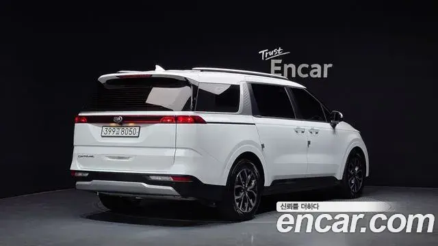Kia Carnival 2021 — Фото 2/20
