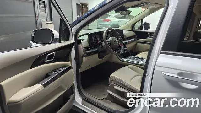Kia Carnival 2021 — Фото 10/20