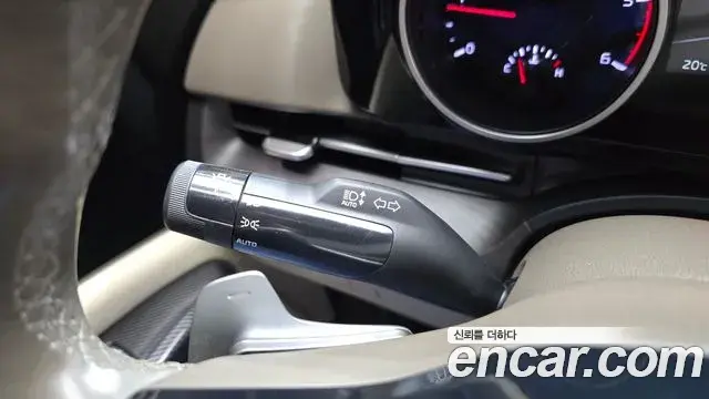 Kia Carnival 2021 — Фото 16/20
