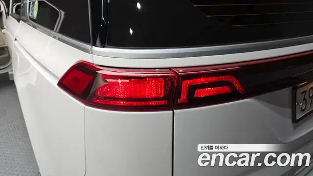 Kia Carnival 2021 — Şəkil 22/31