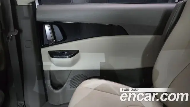 Kia Carnival 2021 — Şəkil 15/31