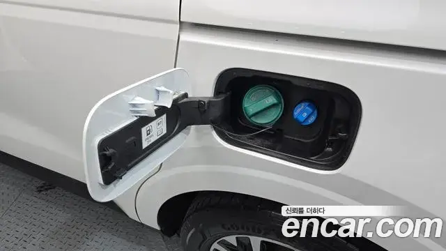 Kia Carnival 2021 — Şəkil 25/31