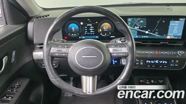 Hyundai Kona 2023 — Фото 14/20