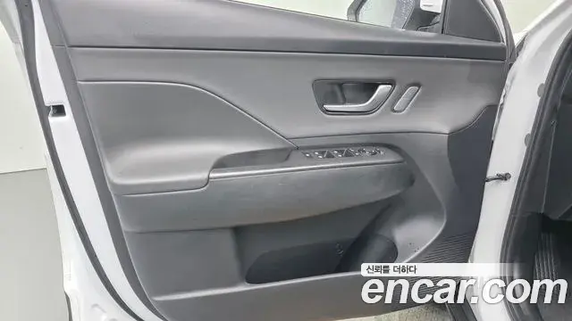 Hyundai Kona Hybrid 2023 — Şəkil 25/31