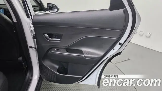 Hyundai Kona Hybrid 2023 — Şəkil 24/31