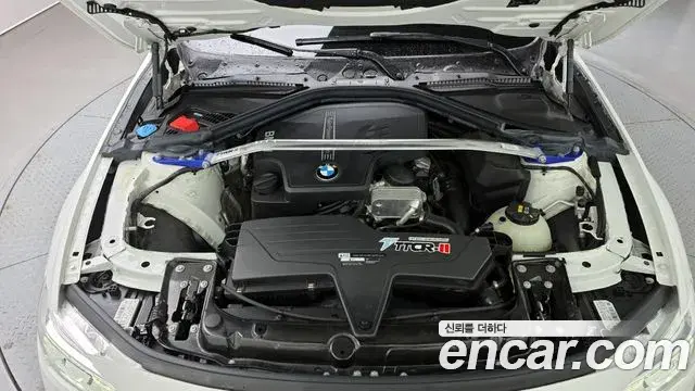 BMW 3 Series 2018 — Şəkil 30/32