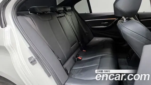BMW 3 Series 2018 — Şəkil 1/32