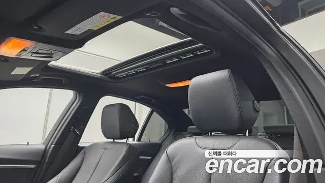 BMW 3 Series 2018 — Şəkil 22/32