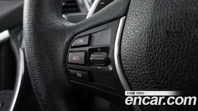 BMW 3 Series 2018 — Şəkil 3/32