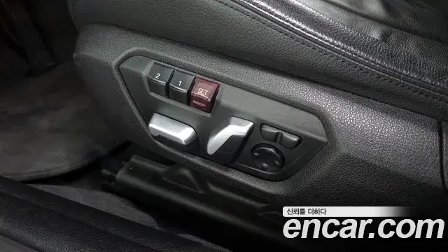 BMW 3 Series 2018 — Şəkil 23/32