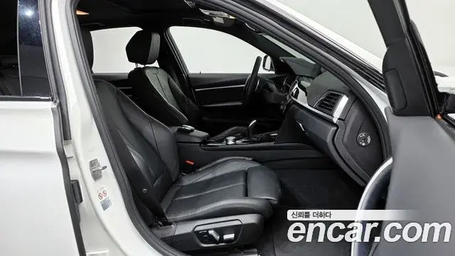 BMW 3 Series 2018 — Şəkil 12/32