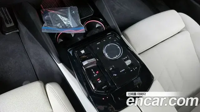 BMW 5 Series 2025 — Photo 20/33