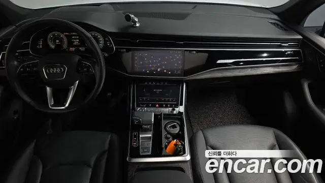 Audi Q7 2021 — ფოტო 22/31
