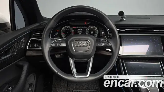 Audi Q7 2021 — ფოტო 30/31