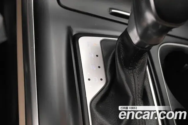 Kia Carnival 2021 — Фото 8/20