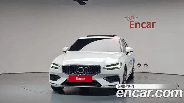 Volvo S60 2023 — Şəkil 10/36