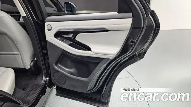 Land Rover Range Rover Evoque 2020 — Photo 18/32
