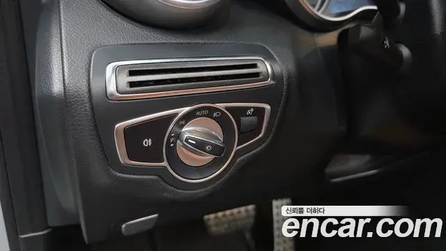 Mercedes-Benz C-Class 2019 — ფოტო 22/32