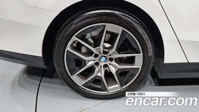 BMW 5 Series 2023 — ფოტო 2/30