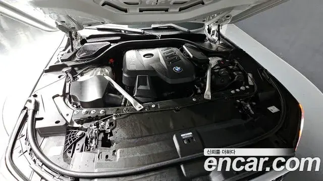 BMW 5 Series 2023 — ფოტო 13/30