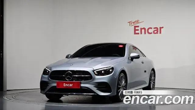 Mercedes-Benz E-Class 2023 — ფოტო 17/34