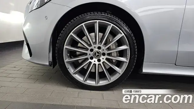 Mercedes-Benz E-Class 2023 — ფოტო 1/34