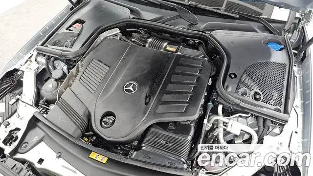 Mercedes-Benz E-Class 2023 — ფოტო 23/34