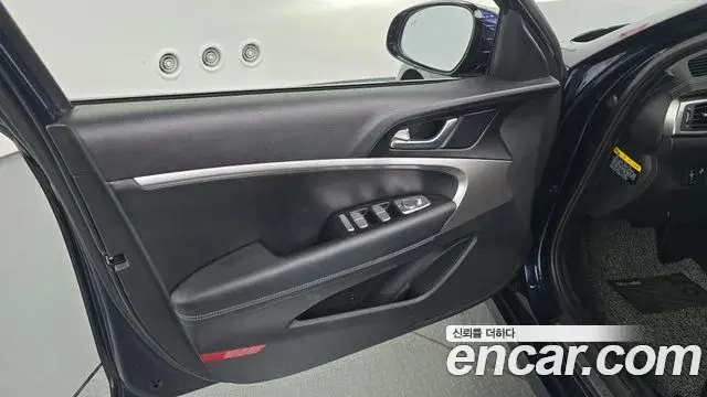Genesis G70 2019 — ფოტო 12/30