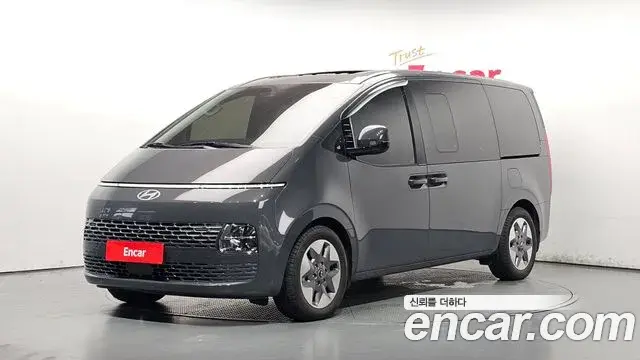 Hyundai Staria 2025 — Photo 1/20