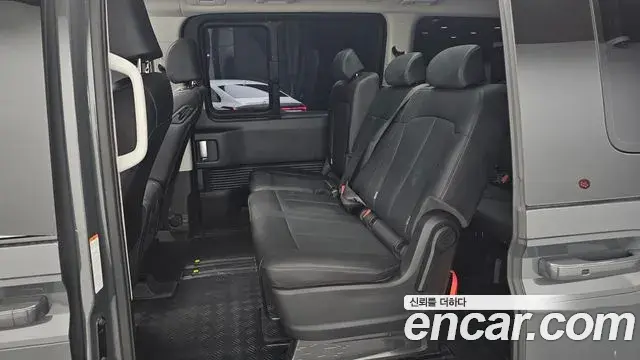 Hyundai Staria 2025 — Photo 12/20