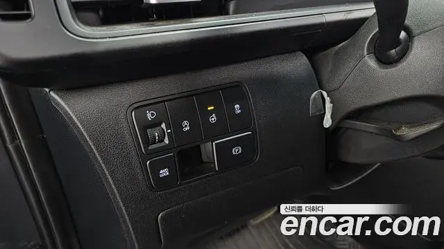 Hyundai Staria 2025 — Photo 18/20