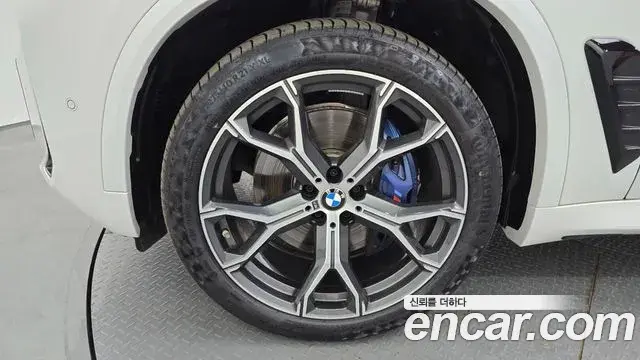 BMW X5 2025 — Photo 33/35