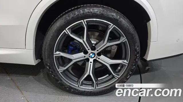 BMW X5 2025 — Photo 27/35