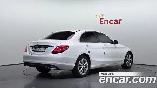 Mercedes-Benz C-Class 2019 — Фото 2/20