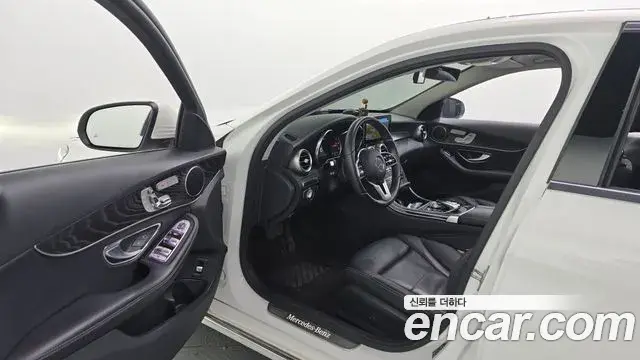 Mercedes-Benz C-Class 2019 — Фото 10/20