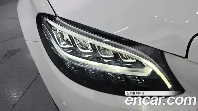 Mercedes-Benz C-Class 2019 — ფოტო 21/30