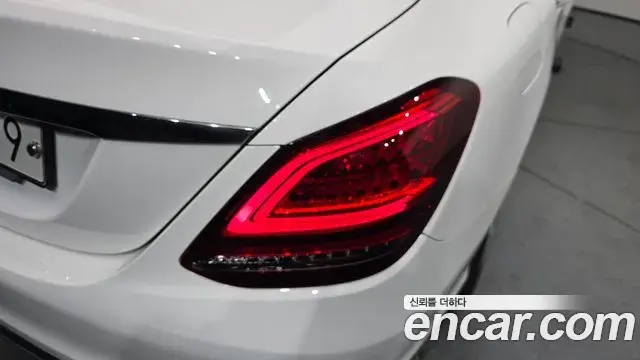 Mercedes-Benz C-Class 2019 — ფოტო 26/30