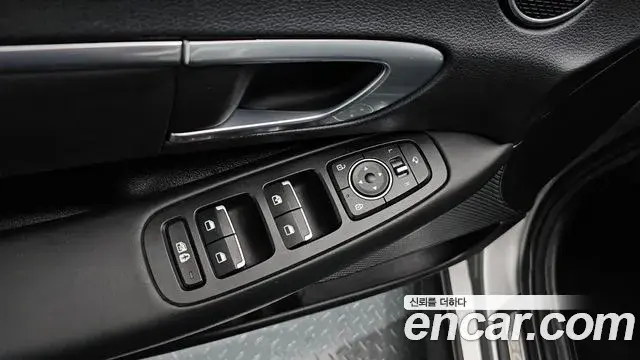 Hyundai Sonata Hybrid 2019 — Photo 24/30