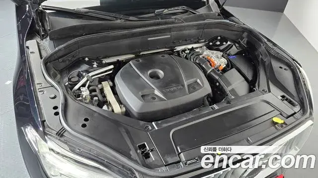 Volvo XC90 2022 — ფოტო 22/37